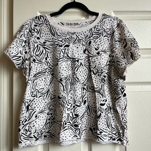 Black and White Patterned Women's Top